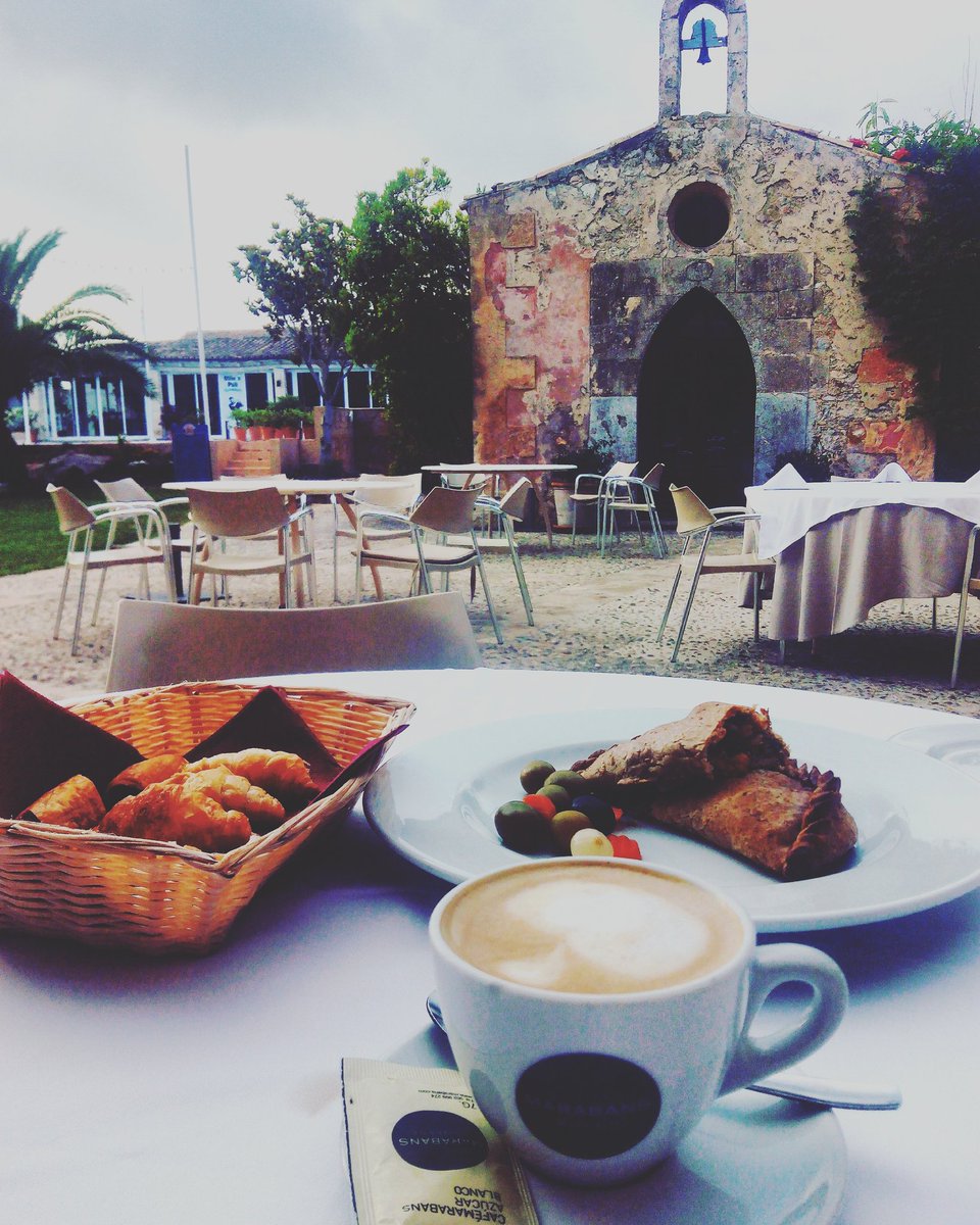 PulaGolf's tweet photo. Vamos a x otro gran día #Go ⛳🍀🐞👍 #BuenosDias #gutenmorgen #goodmorning #BonDia #bonjour #buongiorno @marabanscoffee https://t.co/FTAFupWbgT