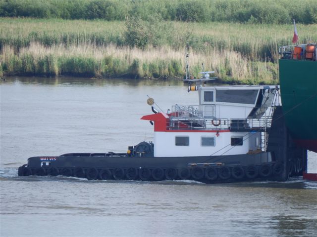 Walvis in 2013 opgeleverd door #Trico Shipyards. Gezien in #havenrotterdam scheepvaartnieuws.maasmondphoto.nl/walvis/