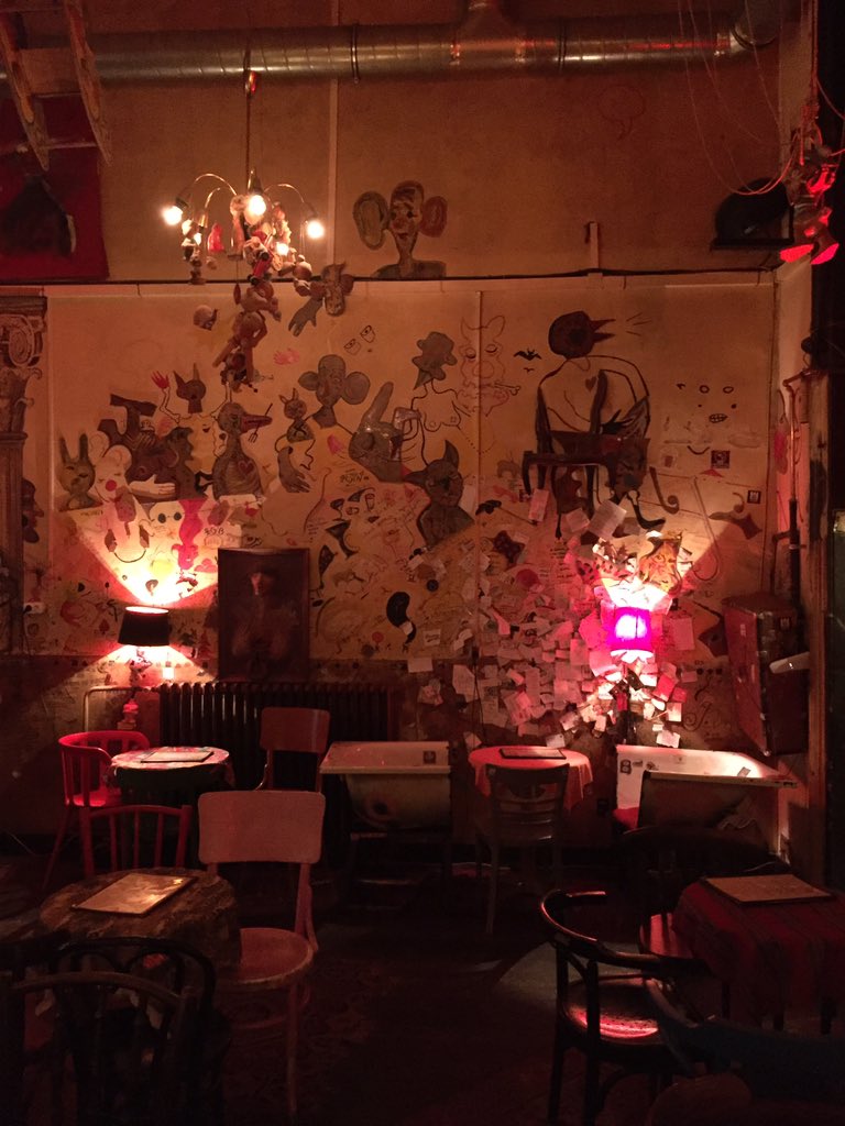 wtfarthistory's tweet photo. Csendes Vintage Bar, Budapest #csendes https://t.co/YadCrr8l3U
