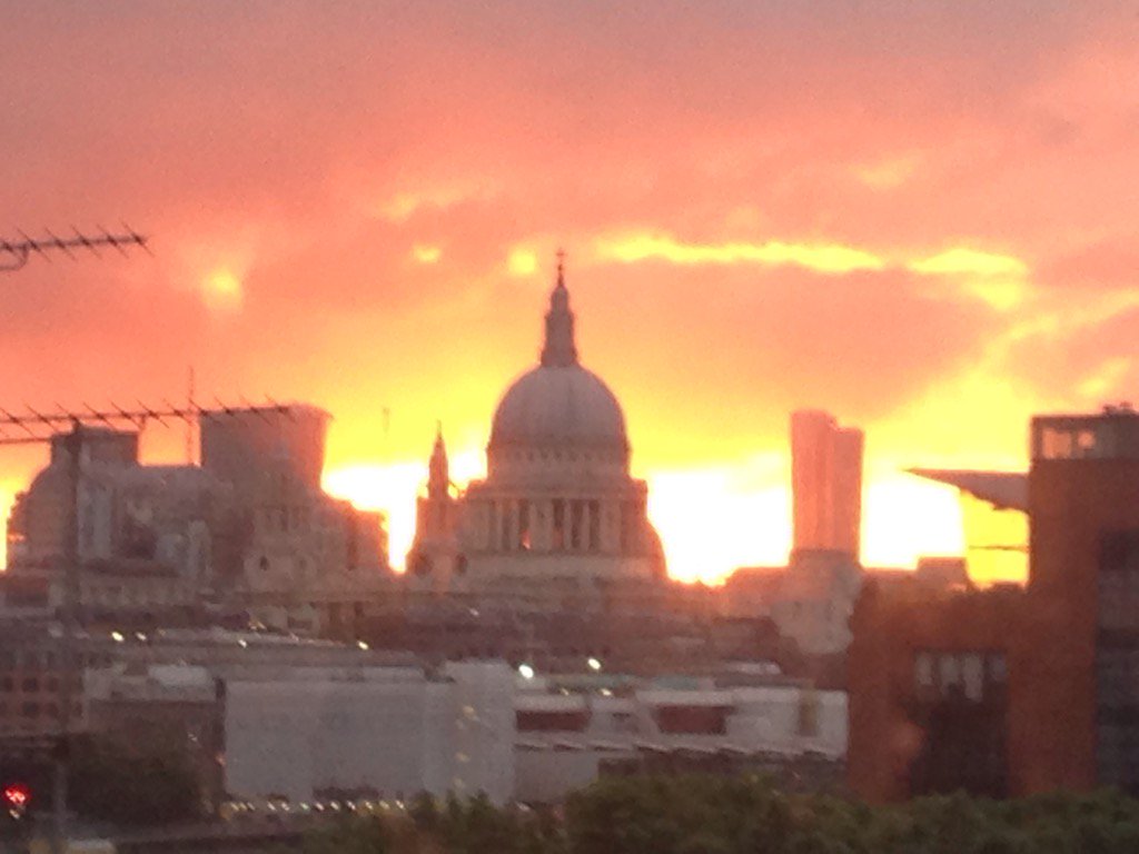 susannareid100's tweet image. Today's mighty sunrise... Have a beautiful day