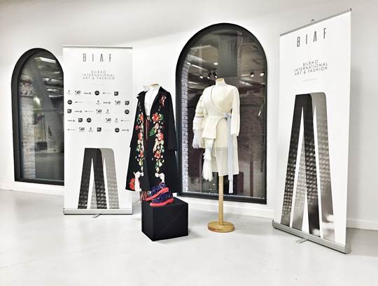biaafbilbao's tweet photo. Hoy se inaugura en @AzkunaZentroa la exposición #BIAAF2016, una apuesta de BIAAF por el diseño más joven y creativo https://t.co/g4Lyj9bTwg
