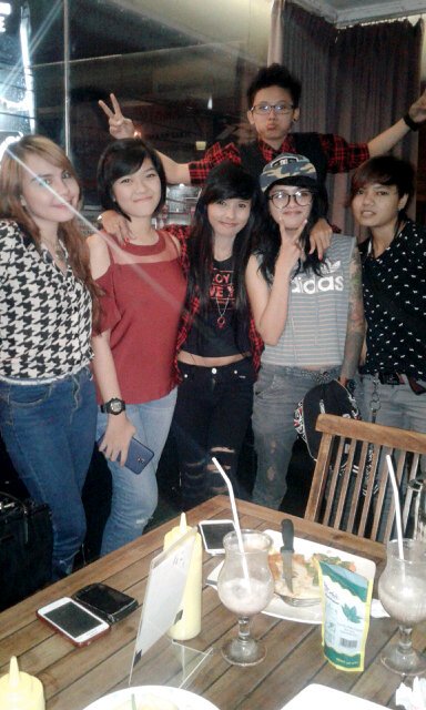 Luve you pul ah <a href="/Vina_DewiDewi/">Vina</a> <a href="/AndreeaShylvia/">ANDREEA_DJ</a> <a href="/AeeshaBiehs/">Aeesha G. Biehs</a>