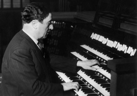 #TalDiaComoHoy en 1986 muere el organista y compositor francés Maurice #Duruflé en Louveciennes