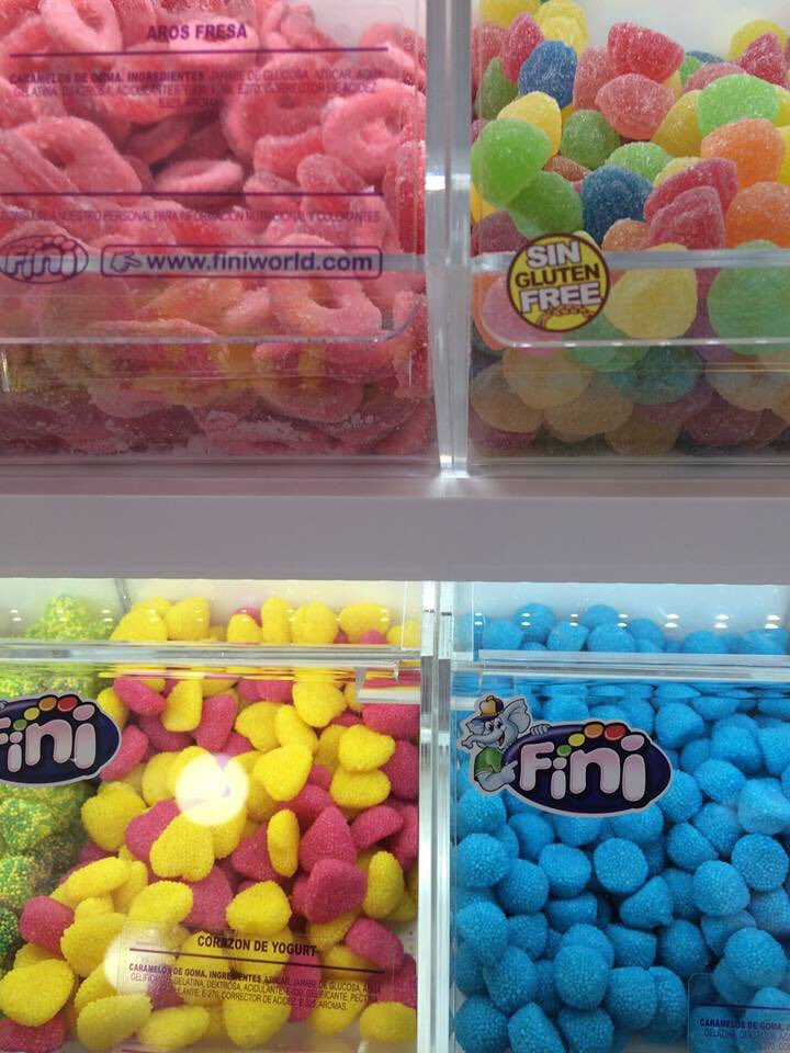 Fini_golosinas's tweet photo. ¿Qué sería de nosotros sin un jueves al que ponerle color?
#Nacin #Compers #ChuYu https://t.co/RBg5CXalRi