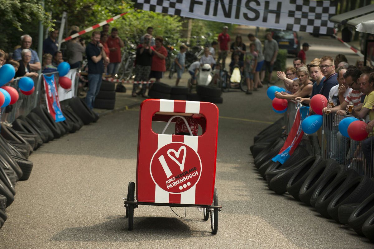 JongNLLimburg's tweet photo. #JongNL #Herkenbosch behaalt derde plaat bij #zeepkistenrace in #Roermond @OntdekRoerdalen
Gefeliciteerd! https://t.co/8dyV4PgUlT