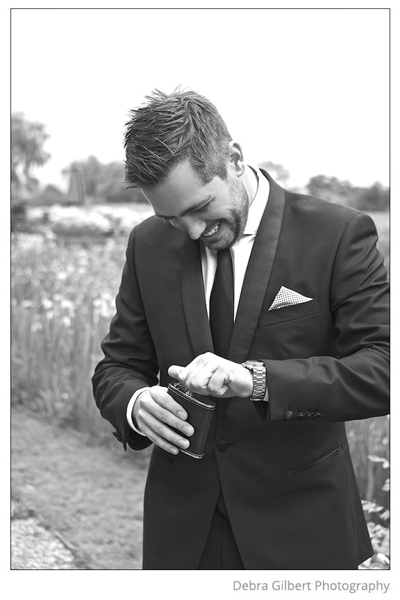 Photo_DG's tweet photo. #preweddingnerves remedied! #groom #weddingphotography #debragilbertphotography #sussex #surrey #kent https://t.co/M8DHXLayXr