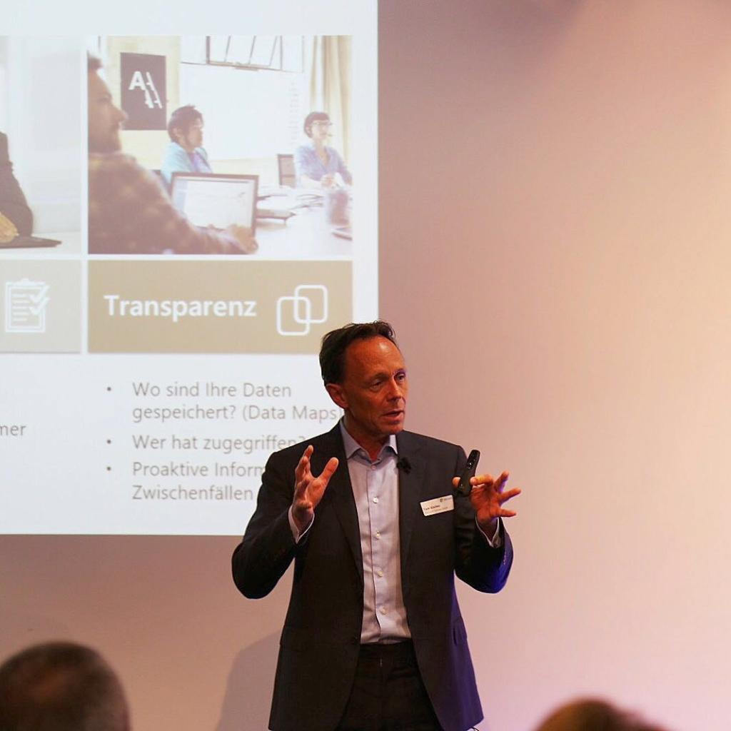 microsoft_ch's tweet image. "2018 wird mehr als die Hälfte der digitalen Initiativen Cloud als Grundlage benötigen“ so Tom Kleiber #VisionDaysCH