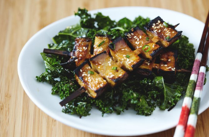 Miso Glazed Eggplant Kebabs
 
 sweetervegan.com/recipes/vegan-… #vegan