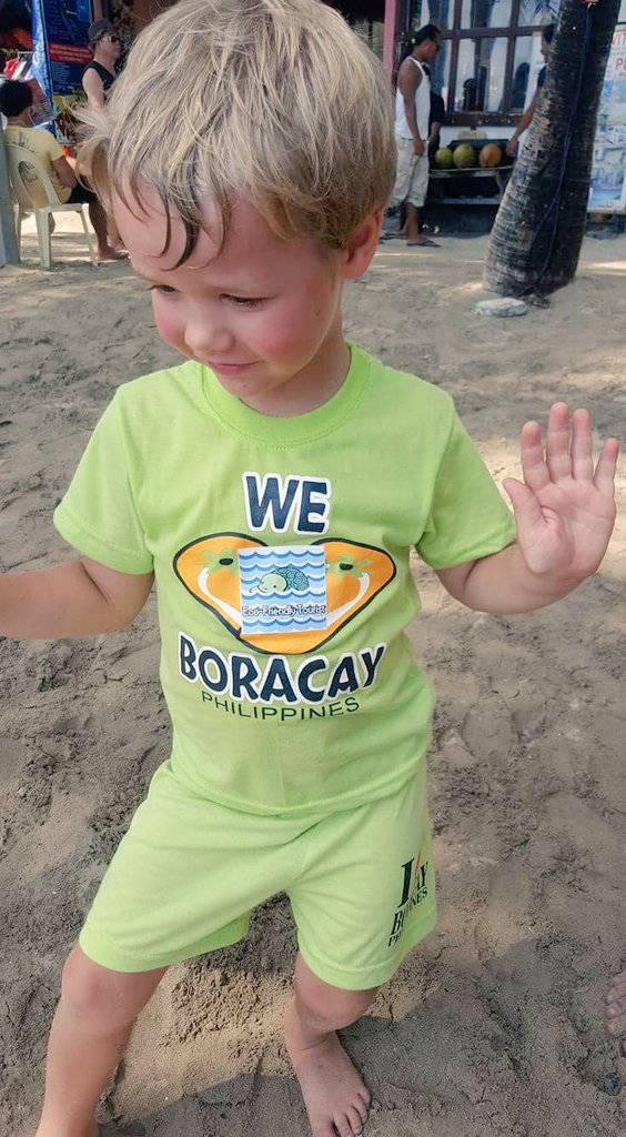 hugotsPh's tweet photo. Look at this cutie pie with his eco friendly tourist sticker! #hugotsPh
Seas the Day! π¦ππ΄ https://t.co/OXlV2lSH5Y