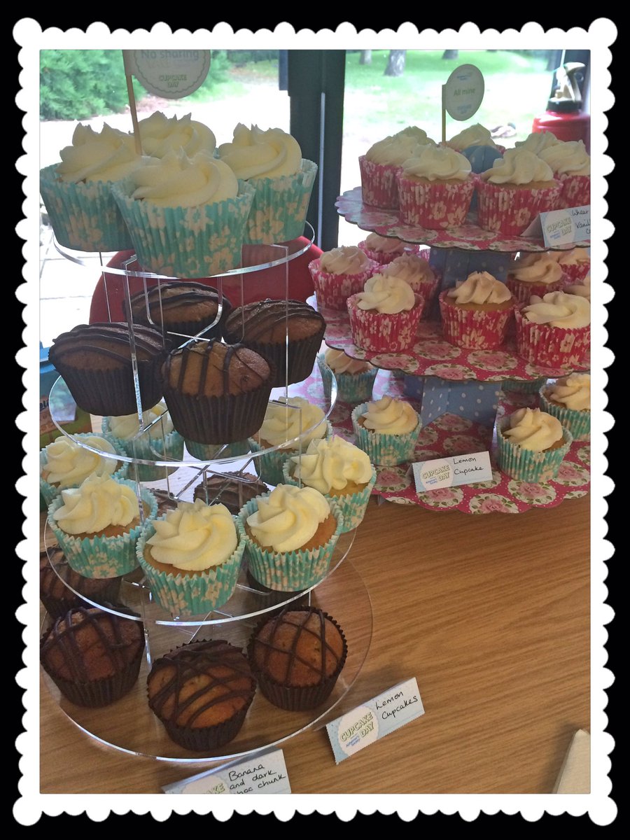 JessicaGolding1's tweet photo. All set #cupcakeday https://t.co/T4oPHo7vfD
