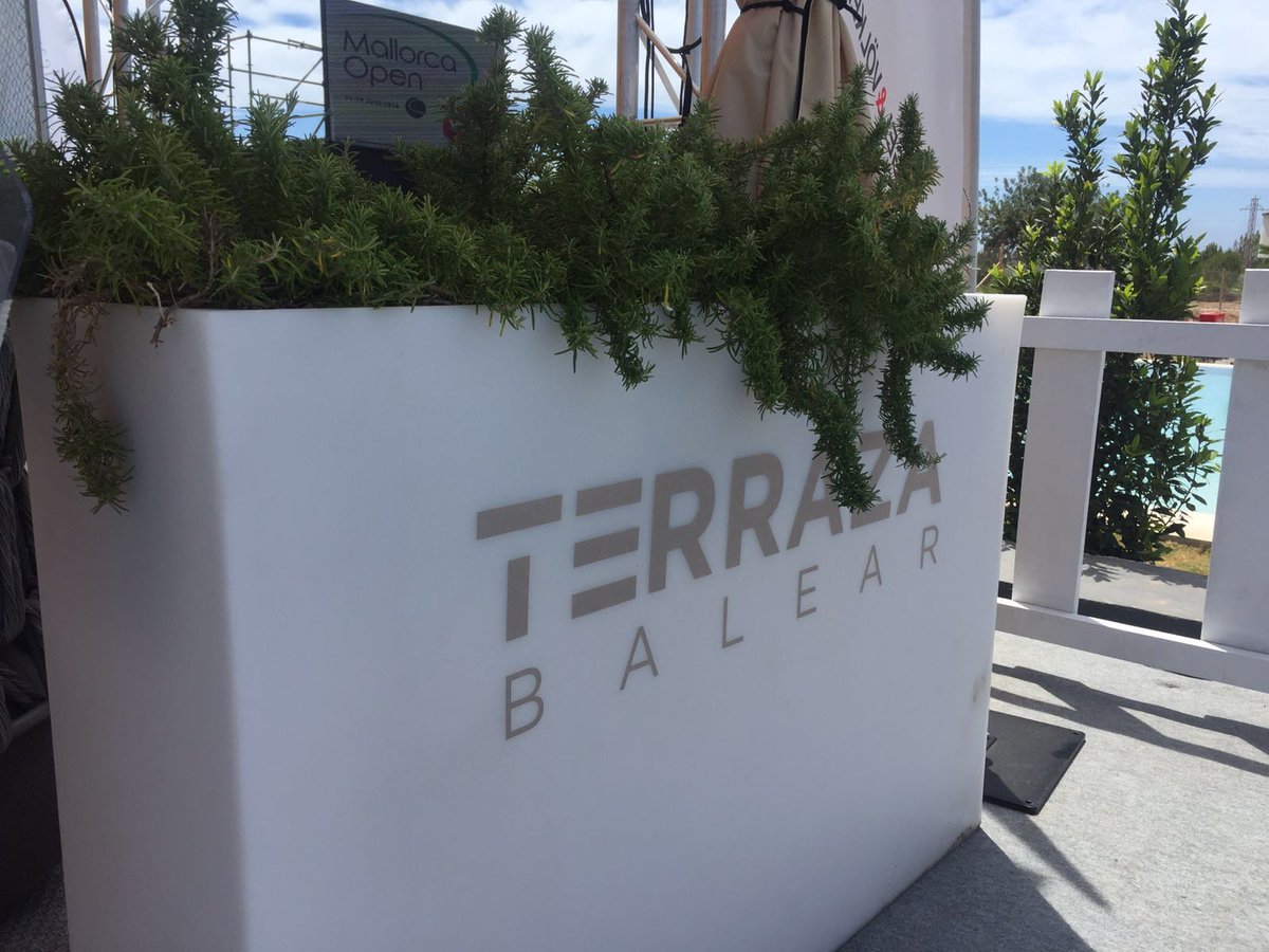 TerrazaBalear's tweet photo. Gracias a nuestro partner Engel&amp;Völkers por dejarnos decorar su VIP Lounge del Open Mallorca 2016. https://t.co/3UANml9amU
