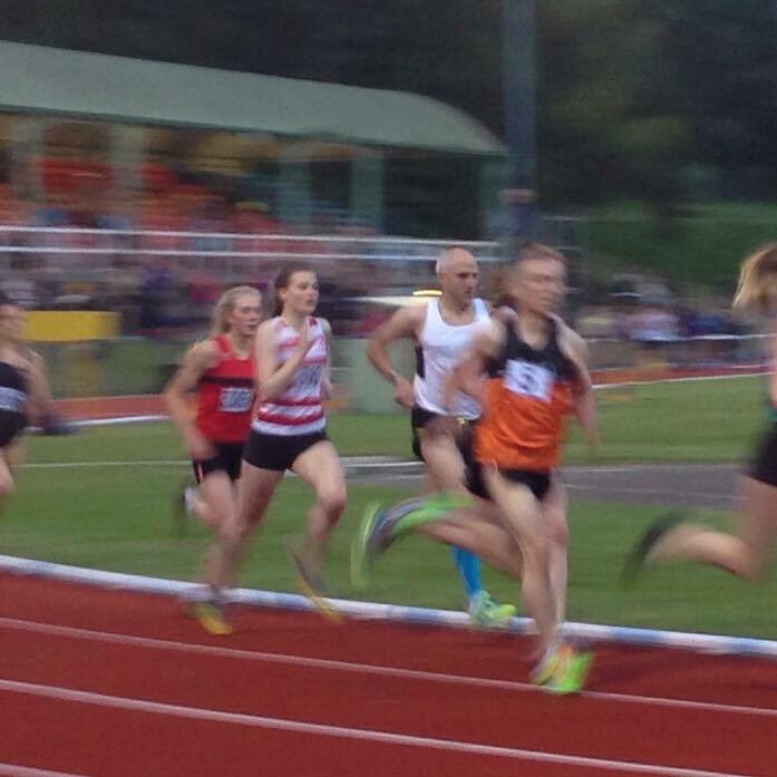 AthleteInMind's tweet photo. Great action shot from the 800m race last night. Rocking my @BVSport_UK #BVBooster #colouryourrun ๐๐ป https://t.co/cRyvb6JFPN
