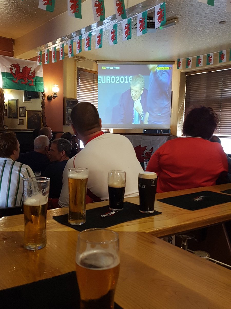 CrossKeysNeath's tweet image. If you see the landlord crying..give him a hug.. 2nd half come on Wales #WAL