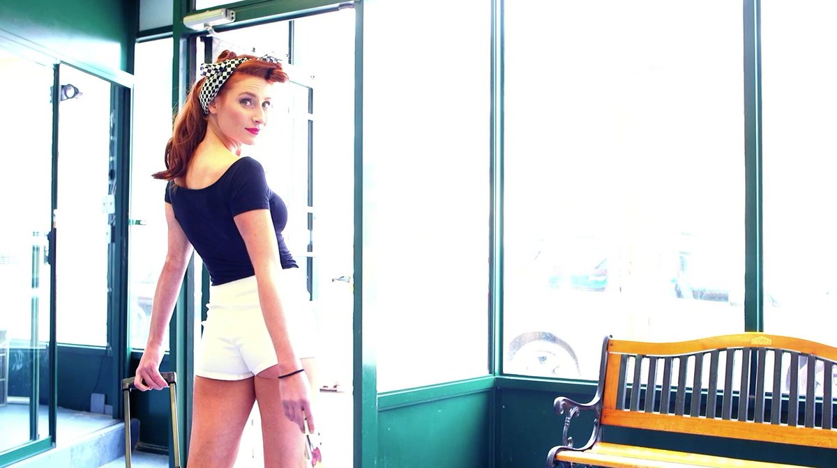 WOW...check out this cherry bomb and former <a href="/WindsorLancers/">Windsor Lancers</a> hurdler <a href="/KelsiMayne/">Kelsi Mayne</a>  #CISbronze  cmt.ca/artist/river-t…