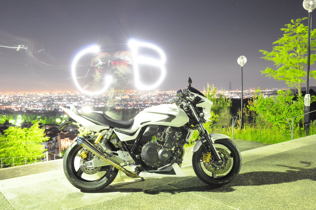 白いバイクはかっこいい