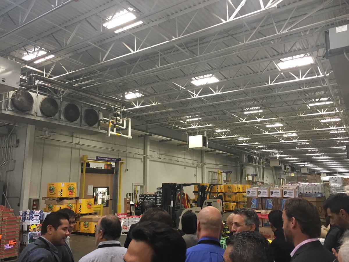 ConsulmexFila's tweet photo. A very interesting tour at @pwpmproducemkt today during the #MITM2016 https://t.co/Dr214xQJJM