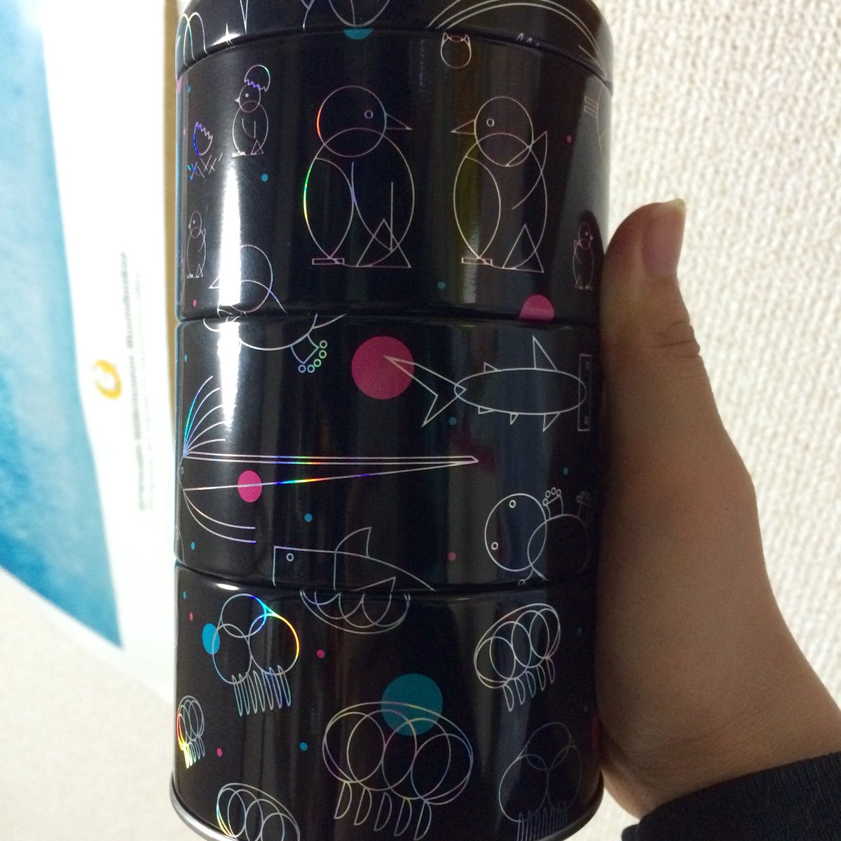 Twitter पर 夜明玉 京都水族館で自分用に買ったお土産 缶がかわいい お菓子が入っていて カラフルなラムネがかわいい オオサンショウウオかわいい 三段なので資材か小物入れにする Ovo