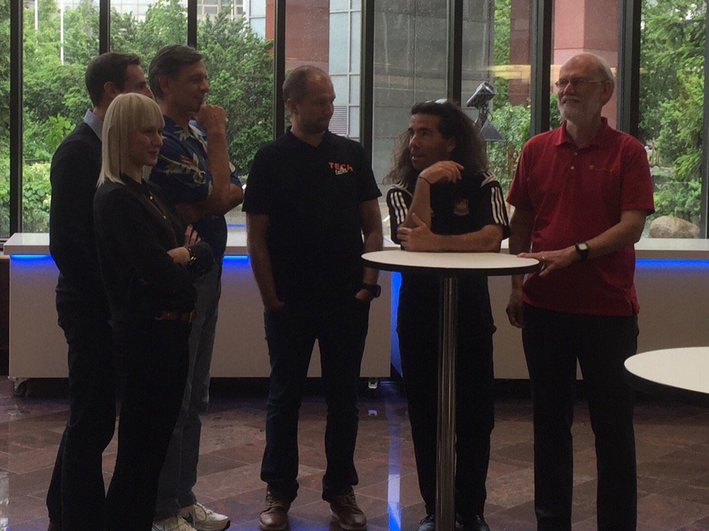 r0zetta's tweet photo. I ninja'd a picture of the speakers at #sysinternals20 during their official photo shoot. https://t.co/233qiib9Qq