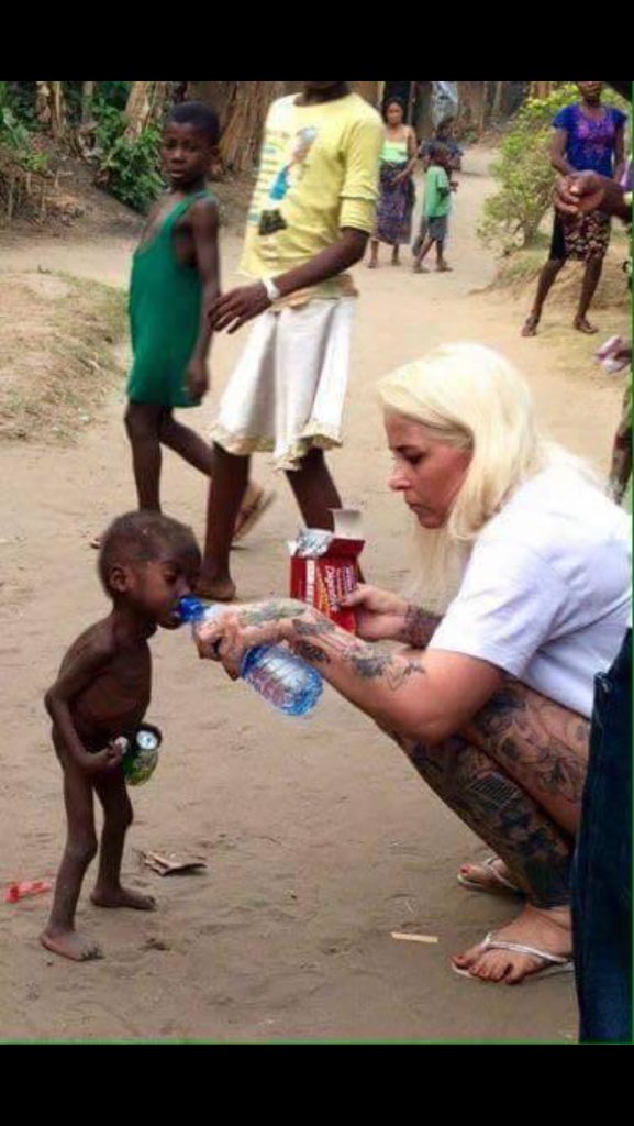 midekole's tweet photo. Helping others is a Privilege and Honour, that's what humanity is all about. #helpthelessprivileged 🙂 https://t.co/V8GzzlML6H
