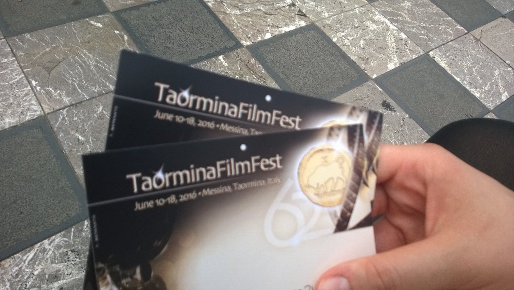 AntySs's tweet photo. Follie per @Renner4Real. #Taormina #TaoClass @Mars_Conspiracy https://t.co/EgX8meccLG