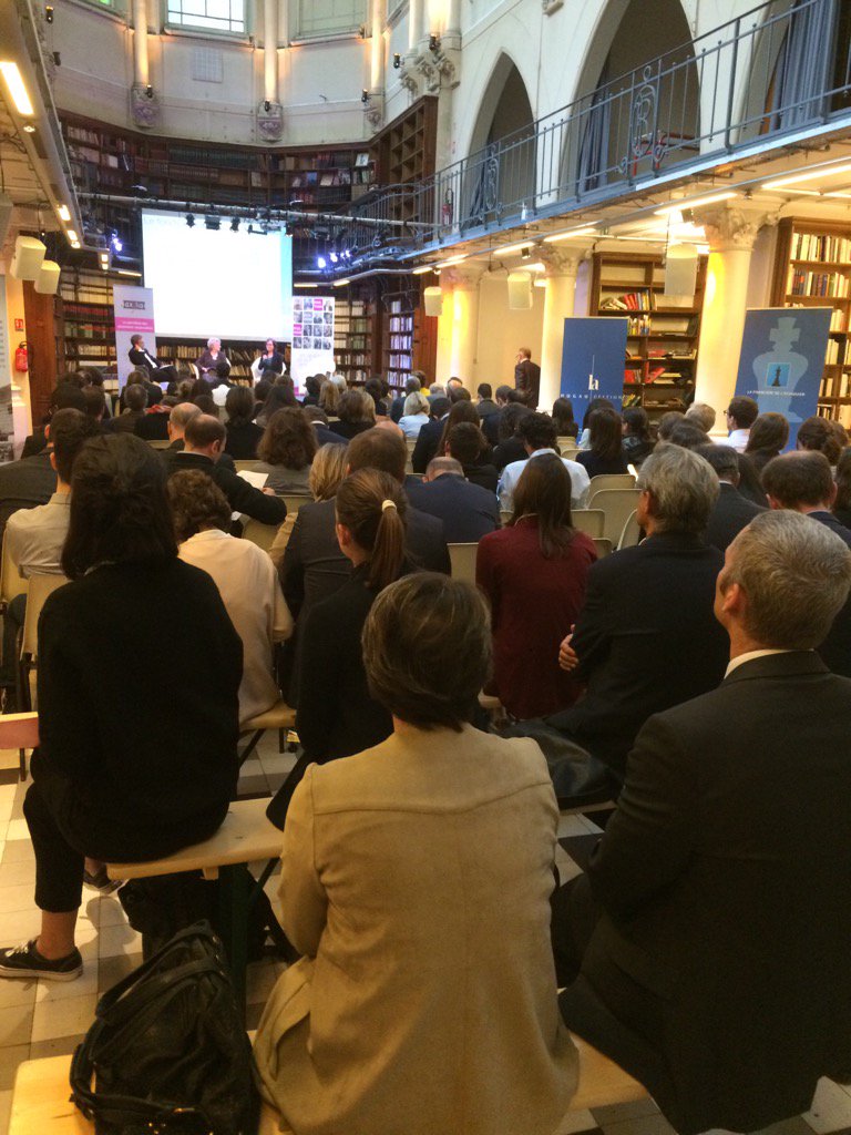 Du monde aux ateliers de la #FinanceResponsable à l'<a href="/ArchipelAurore/">L'Archipel</a> cc @AxyliaAuriac