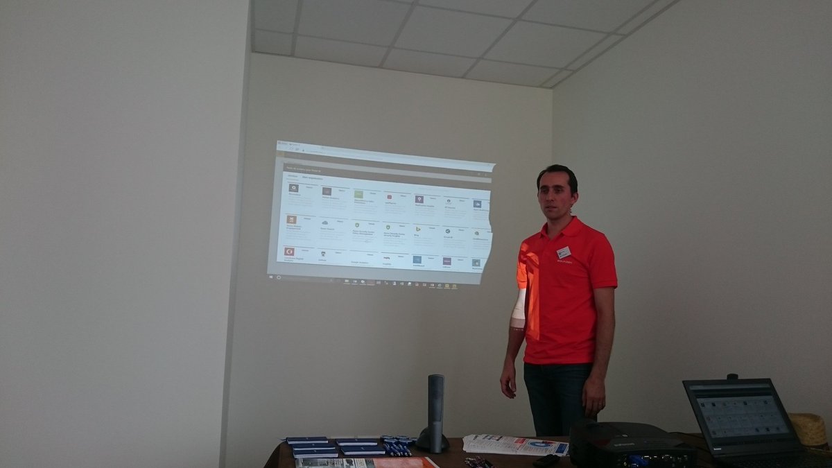 la_qug's tweet photo. #JPOEquadex #PowerBI présentation rondement menée. https://t.co/6SpwrXYAs2