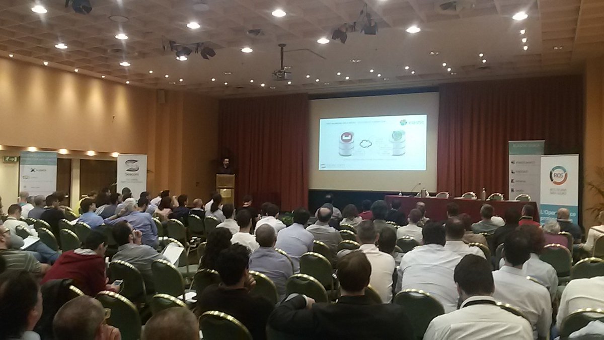 SEACOMsrl's tweet photo. #EsInADay #speech: @AgileLARUS presenta "ricerca e Graph Analytics", Lorenzo Speranzoni https://t.co/rRcO2T13R5