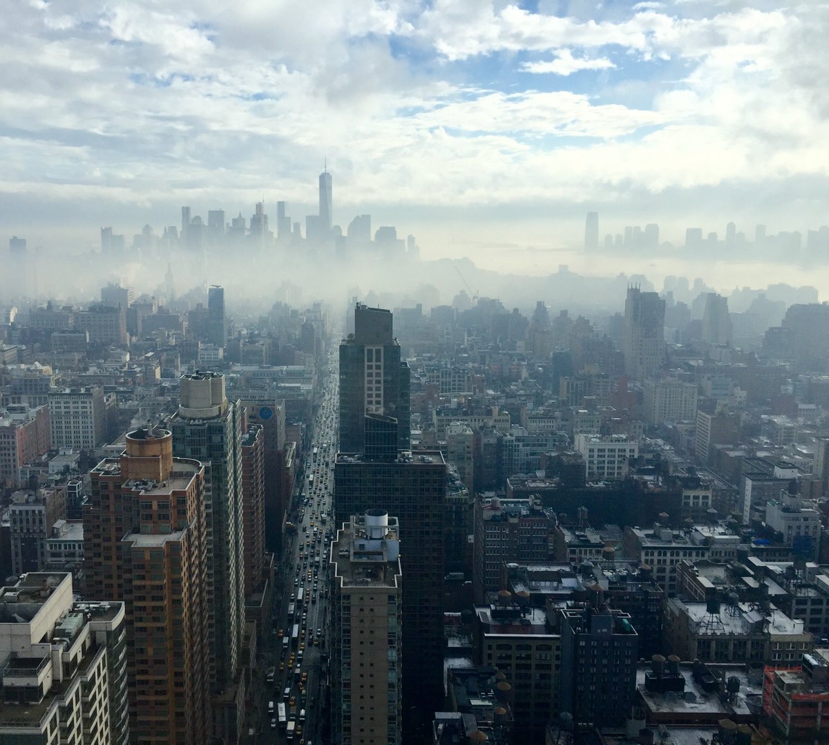 UNEP's tweet photo. Read: The battle for sustainable development will be won or lost in cities > https://t.co/LQqE6O6iB6 #NewUrbanAgenda https://t.co/eXpkI2bdYs
