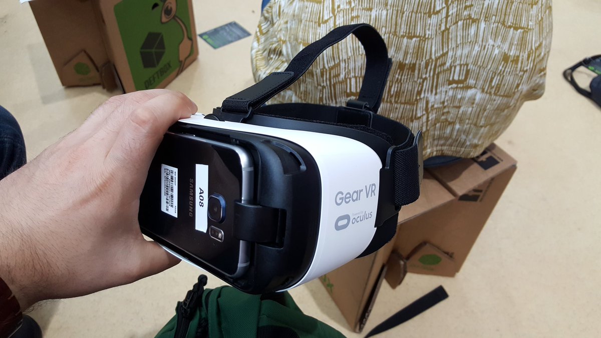 ChickenWingGraz's tweet photo. Ist keine "Virtual Reality Virgin" mehr 
#erstesmal #eswarsoschön #thinkahead16 https://t.co/ciST38nbfY