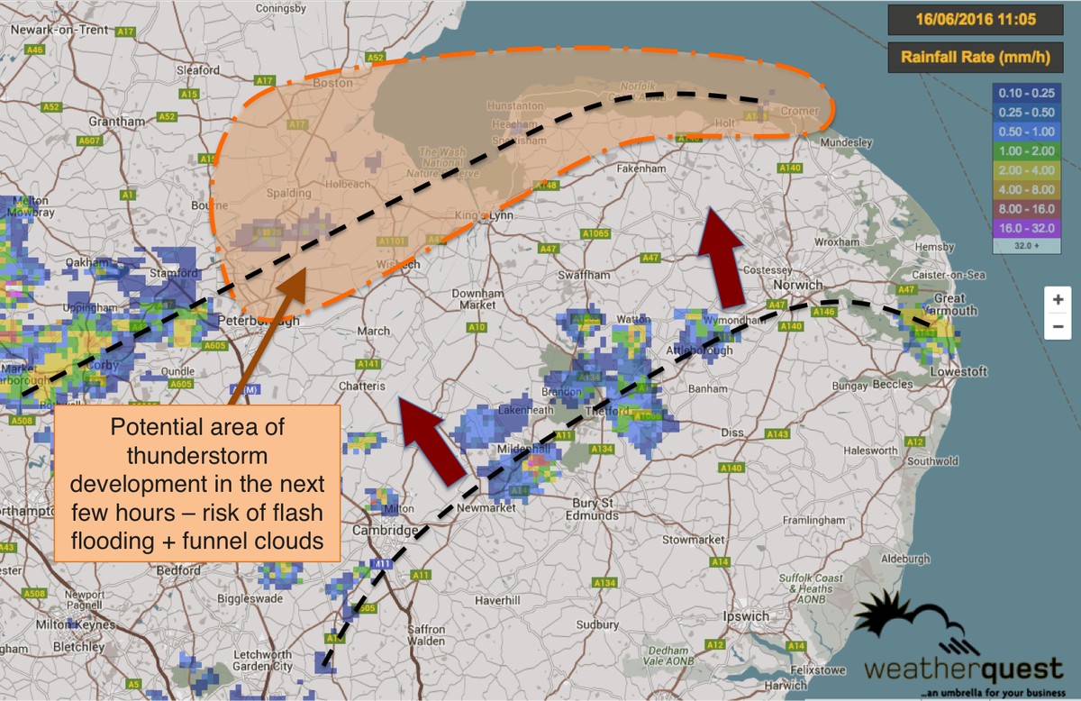danholley_'s tweet photo. Need to keep an eye on N + W Norfolk next few hours - two areas of convergence merging to produce thunderstorms... https://t.co/YWjGUXUaCb