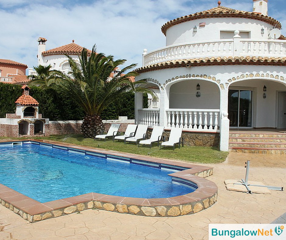 #LastMinute: Nu met 15% korting! Boek deze mooie villa met privézwembad in Catalonië! bit.ly/VillaMarisol