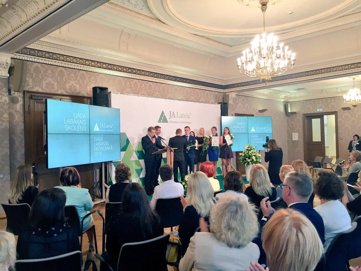 JALatvia's tweet photo. Apsveicam visus nominantus un titula "Gada labākais skolēns ekonomikā 2016" ieguvēju Kristiānu Lancmani! https://t.co/ZUzXNid3qT