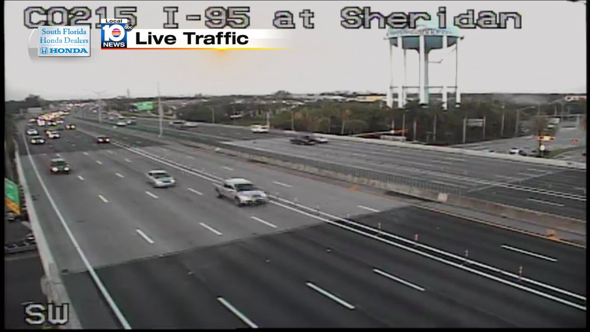 Crash on I-95 SB and Sheridan St #TRAFFIC https://t.co/OUZyvzdDzU
