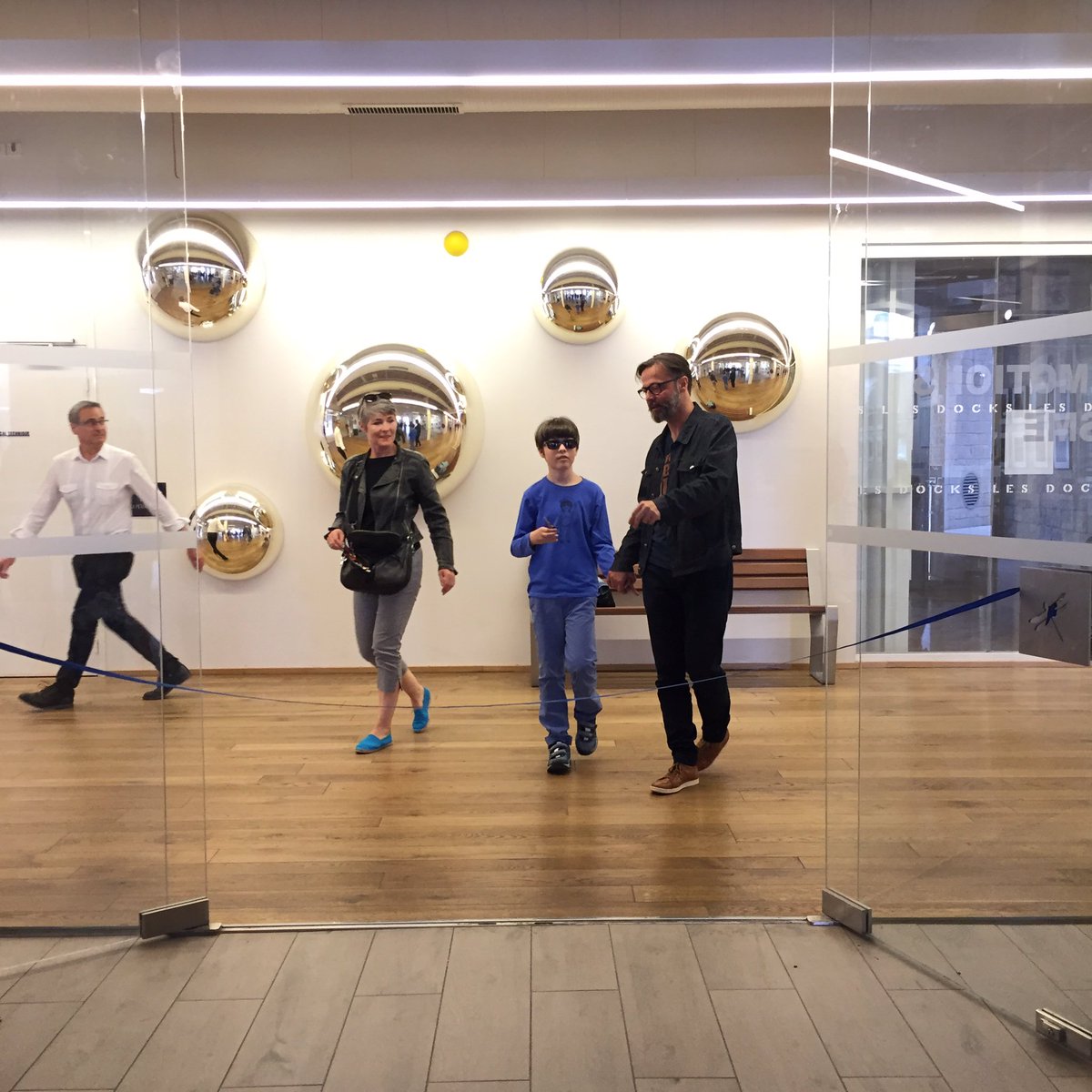 DocksVillage's tweet photo. Inauguration de l'exposition l'Art passeur d'émotions par Samson  @EtoilesAutismes #autisme #Marseille https://t.co/pkFaJwigrE
