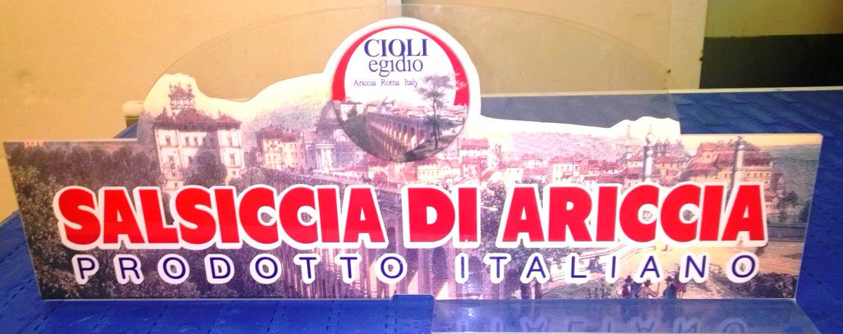ariccina's tweet photo. Quante n'ordinamo? #salsiccia #madeinitaly @TrastevereRM @Fraschette @AmiciPalaChigi @tesoridellazio #streetfood https://t.co/1YrMSa4zLf