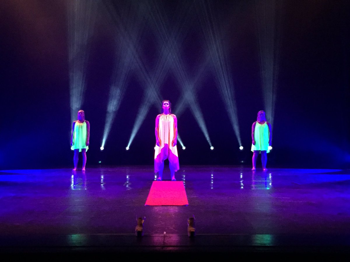 PassDance's tweet photo. Looking amazing @PassDance @_celinemartinx @Ashley_Davanna #crosscurrents2016 #TheKings #Beautiful https://t.co/xSAz1qCELT