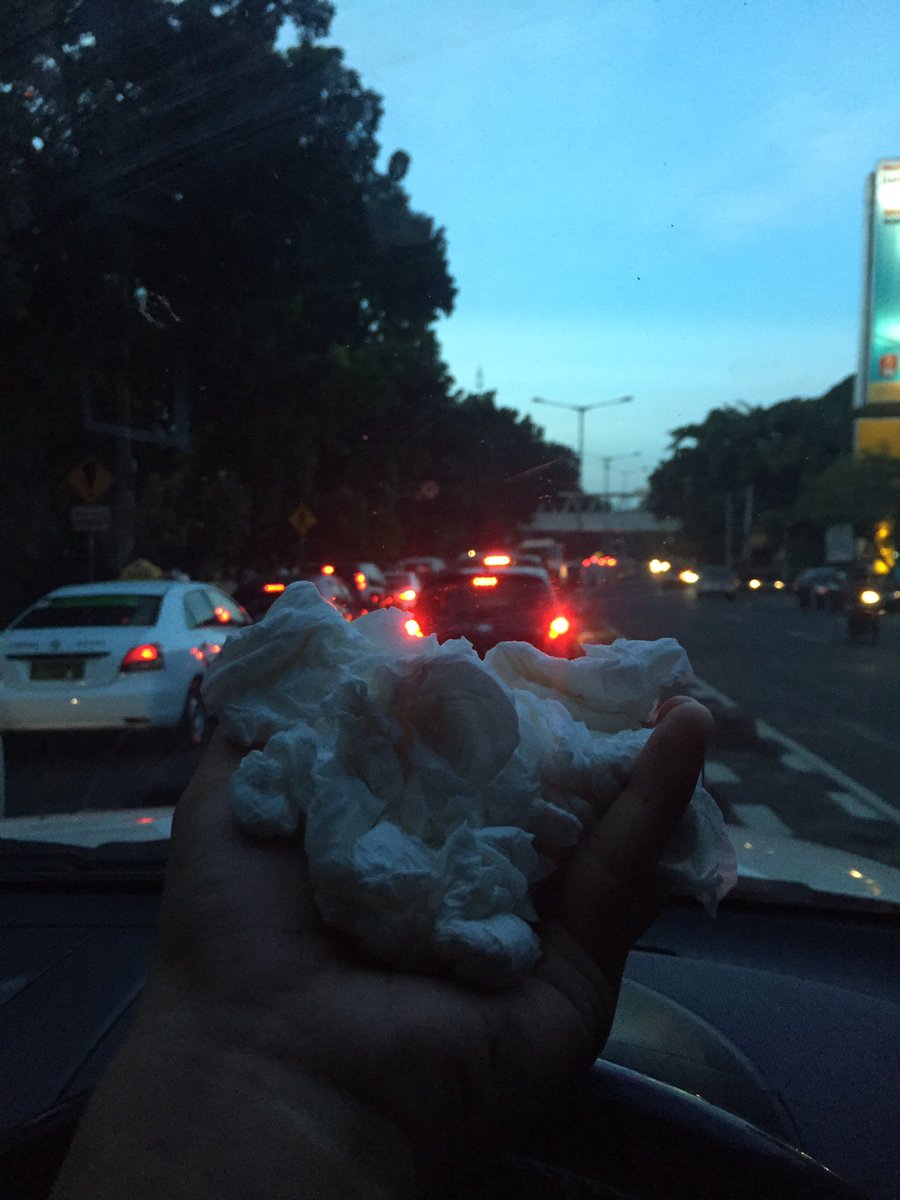bismakarisma's tweet photo. Semangat buka puasa!! Berbukalah dengan yang tragis. #anakingusan https://t.co/cRR5zgemxo