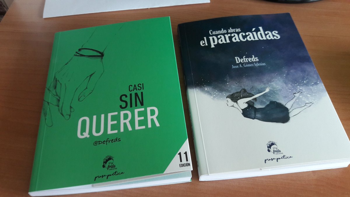 Voy a sortear mis dos libros entre todos las personas que retuiteen este Tuit y me sigan antes de que acabe el día.