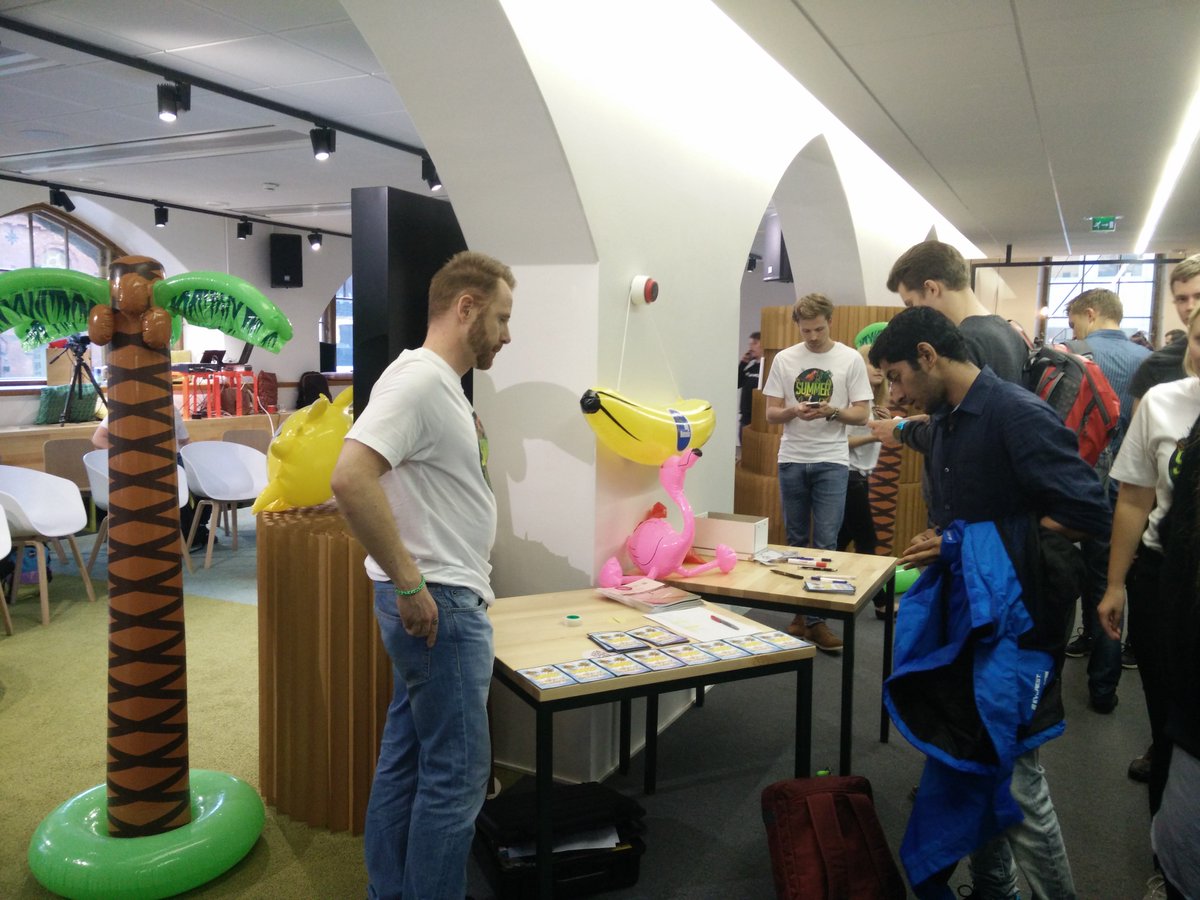 UI_com's tweet photo. Welcome to #SummerofCX! #WeareinFlux #asiakaskokemus https://t.co/LDAlZzcaHp