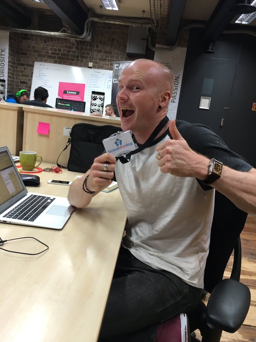 HouseMyDog tweet media