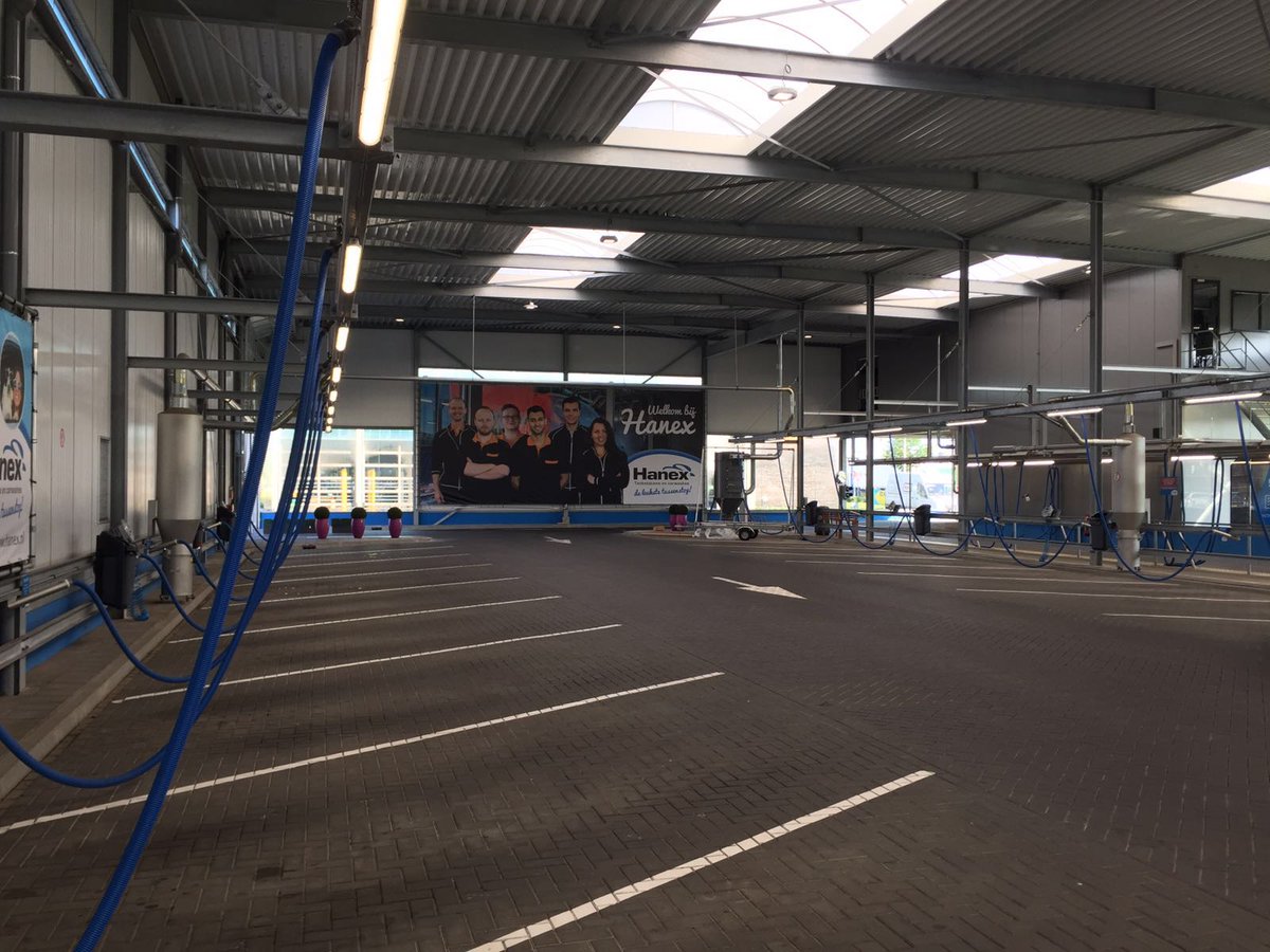 HanexNL's tweet photo. Hanex Carwash Veghel wordt steeds gezelliger. Onze eigen jongens en meiden schitteren nu aan de wand! https://t.co/CwTWfxSVO9