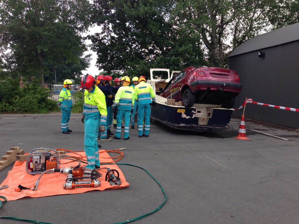 Fire_Academy_NL's tweet image. Incompany #SAVER training voor @umcg ambulancezorg met ondersteuning van @BRWFryslan @FalckAcademy