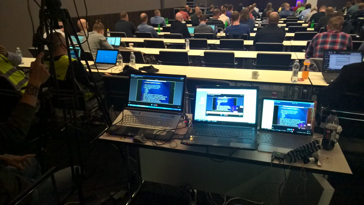 samilaiho's tweet photo. #sysinternals20 EASY Skype4Bus setup... @petripaavola W10 BSOD in the background... #everythingsaok https://t.co/pl8WIRHkWD