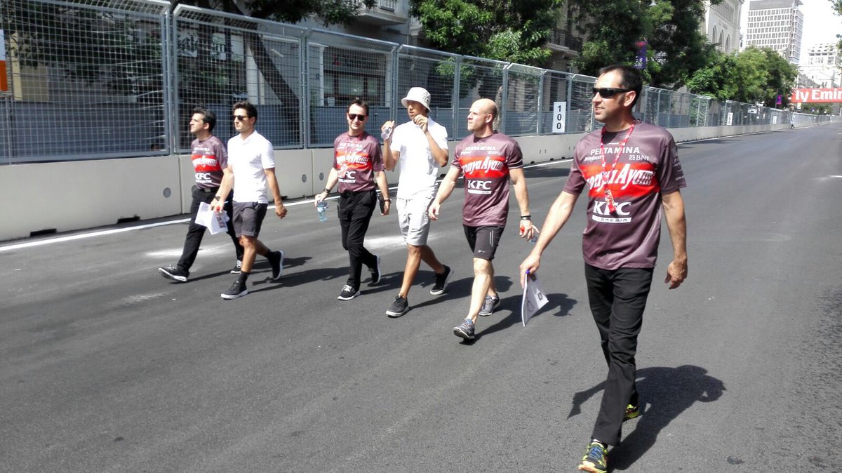 CamposRacing's tweet photo. Track walk done ✅ @BakuCityCircuit  #PertaminaCamposRacing #GP2 #BakuGP https://t.co/EWKd36lrsC