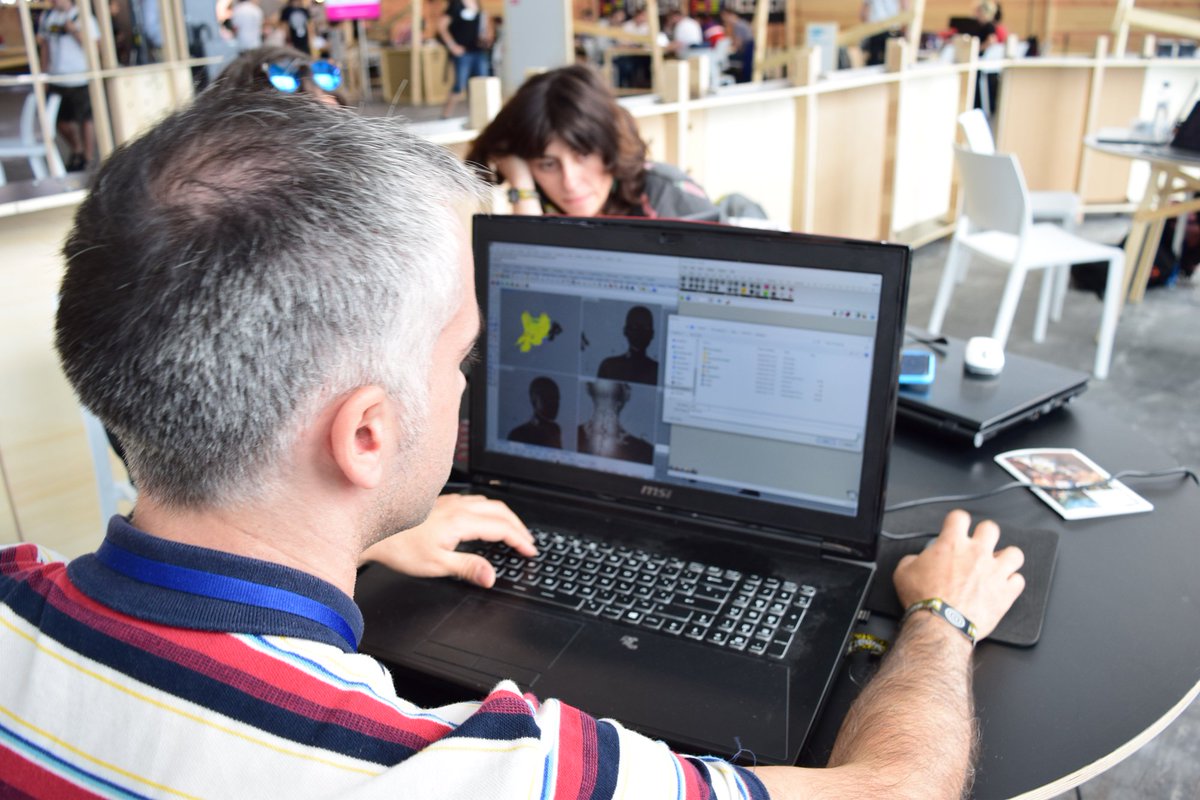 industry_arena's tweet photo. First day of the #IMPRIMIDA workshop about #3dprinting by #in3dustry, @fablabbcn and @sonarplusd at #SonarDLive https://t.co/MdXjAbE8QN