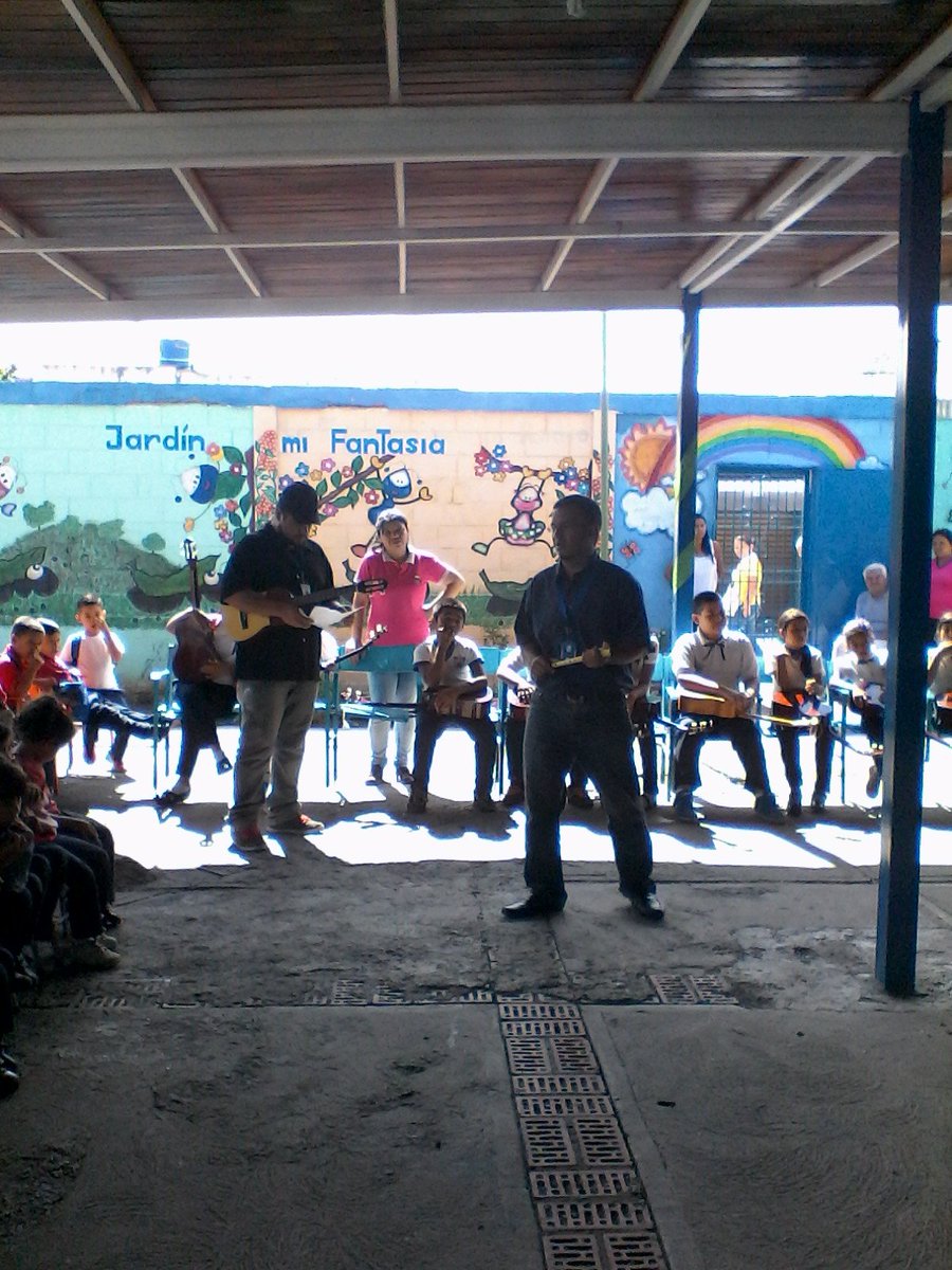 MDptoLibertador's tweet photo. @PSBIribarren @SistemaLara  Actividad 14 de Junio 2016, Mp Unión Barquisimeto. Lugar Preescolar Dpto Libertador. https://t.co/lZz2ZAKY77