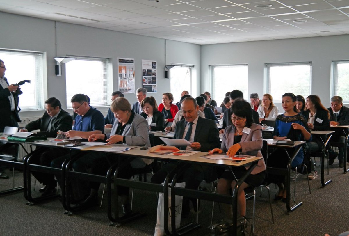 Value050's tweet photo. Werkbezoek delegatie universiteiten Kazachstan aan #Hanze. Thema's Ondernemerschap en Energie. #Value050 #EnTranCe https://t.co/ky9SUCgsDf