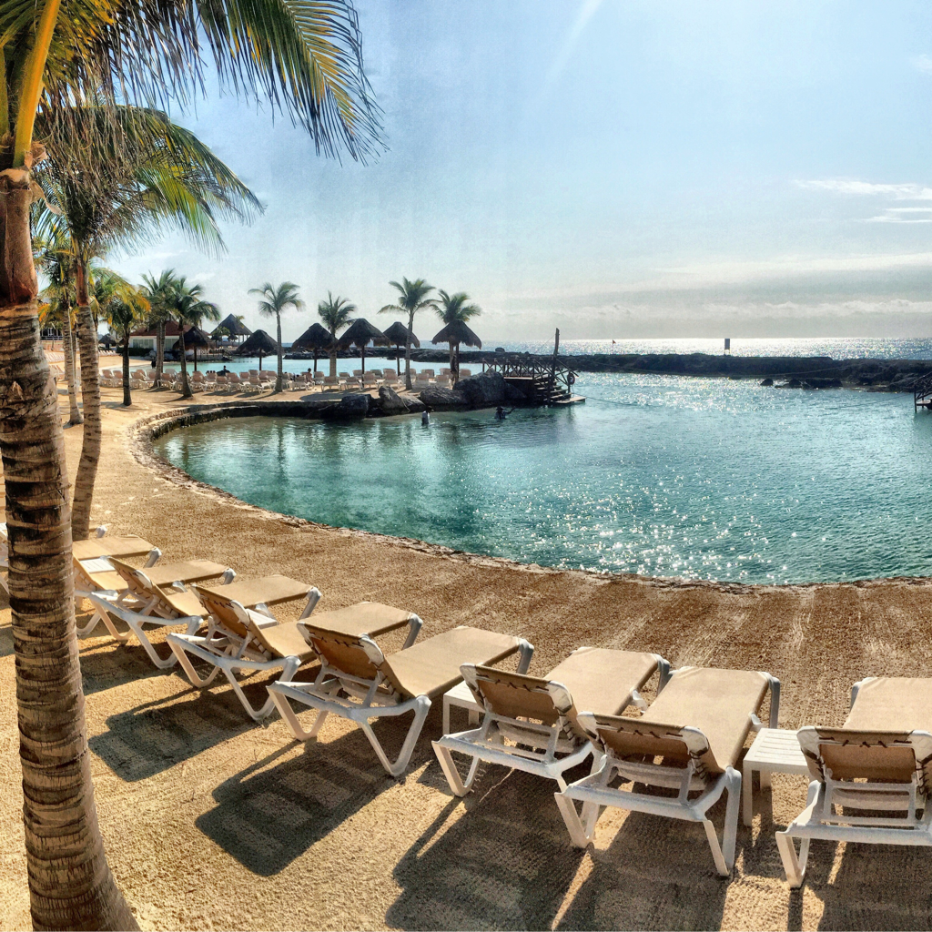 HRHRivieraMaya's tweet photo. How about a morning swim to kick-start your day.

Que tal un chapuzon mañanero para comenzar el dia.
#ThisIsHardRock https://t.co/tvUXGmtcl0