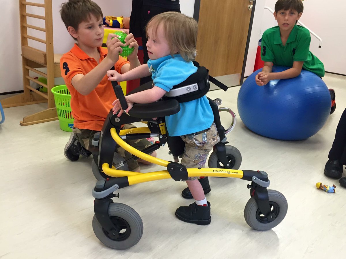 ArthurAlfie's tweet photo. And this is why we have physio - #helpuswalk https://t.co/427lM9XuRU