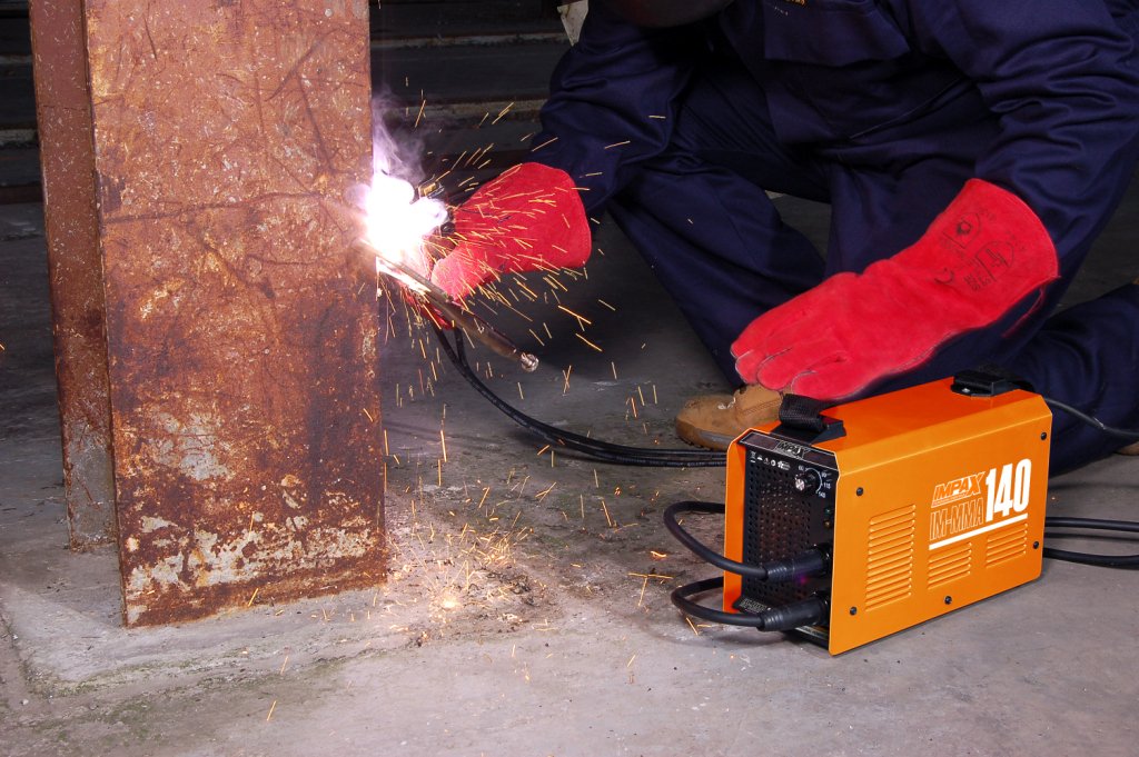 ImpaxTools's tweet photo. IM-MMA140 a powerful inverter in a small package #arc #welding #arcwelding Screwfix @Screwfix @TradePointUK https://t.co/RmemnYCxTv
